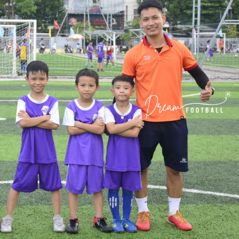 Read more about the article Độ tuổi học bóng đá phù hợp cho các bé?
